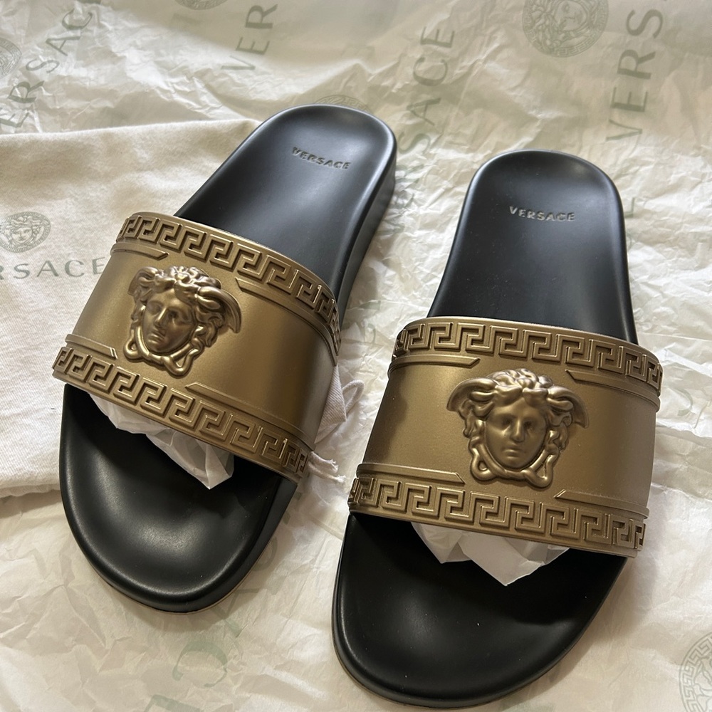 Authentic Versace Pool Slides - Picture 3 of 4